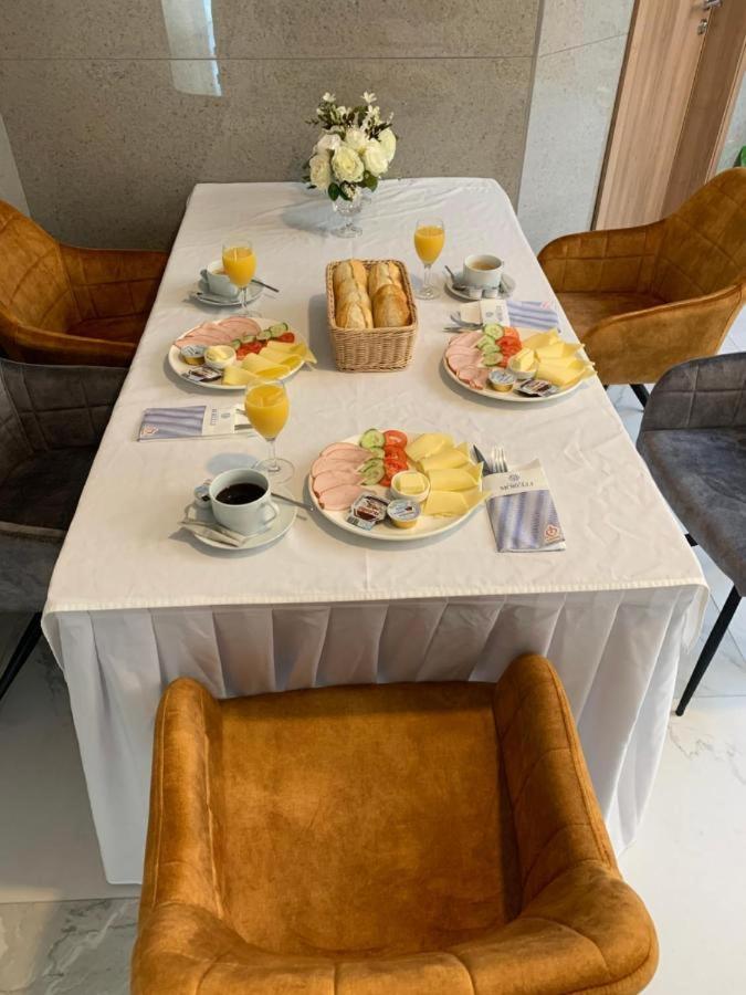 Hotel Flora Schwäbisch Gmünd Zewnętrze zdjęcie